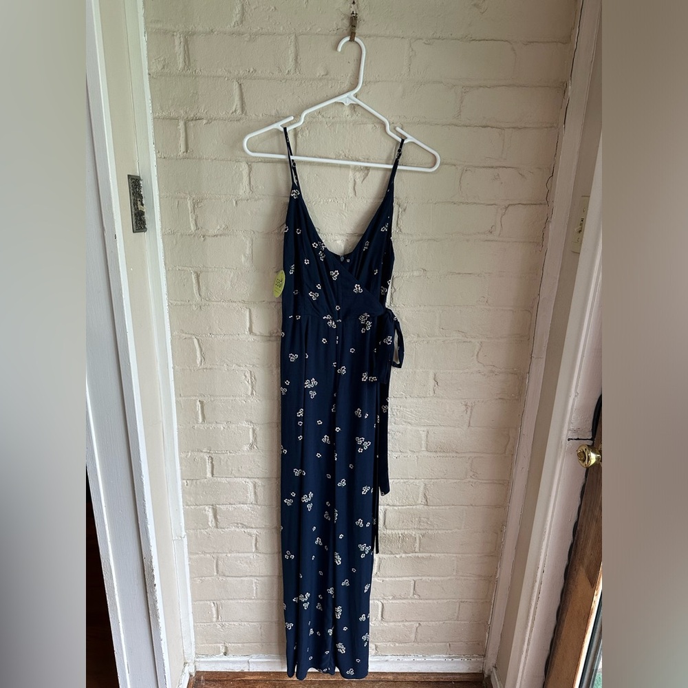 Lost + Wander NWT size small navy blue and white floral jumpsuit romper